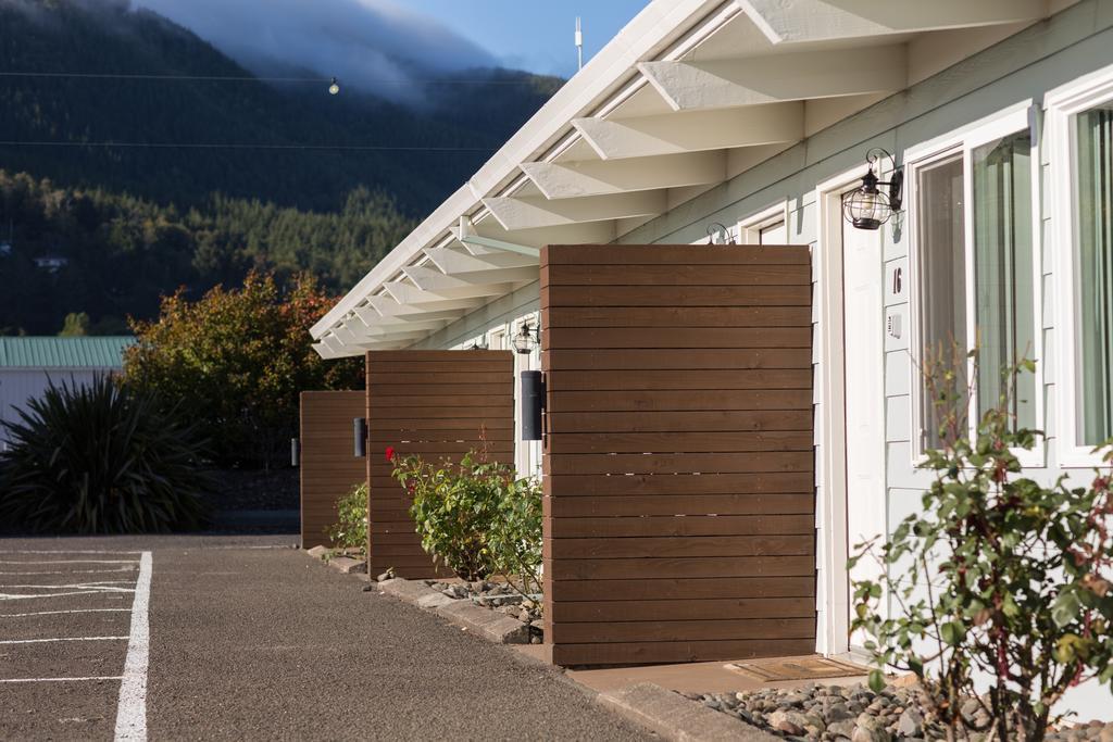 Harborview Inn & Rv Park Garibaldi Εξωτερικό φωτογραφία