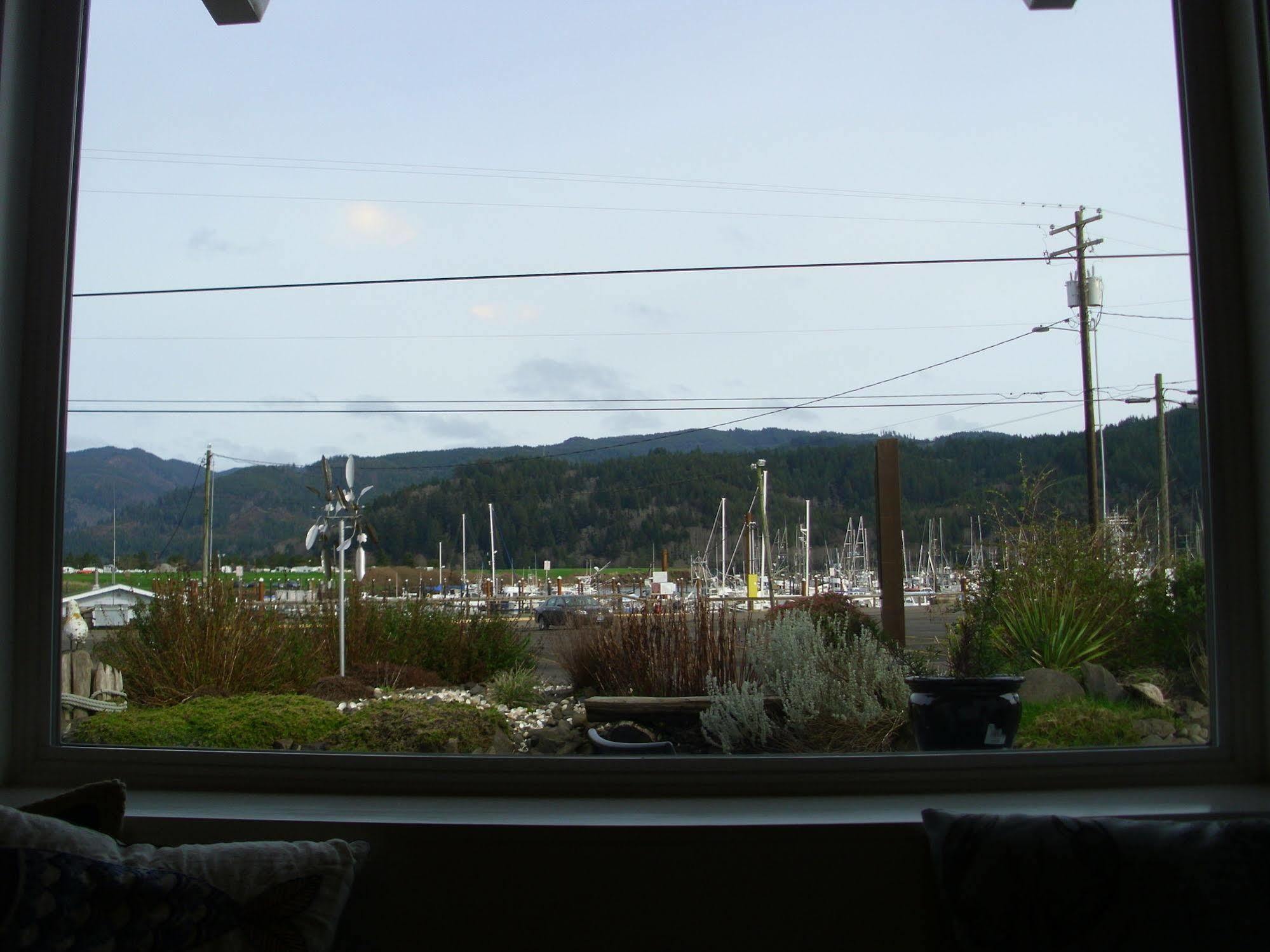 Harborview Inn & Rv Park Garibaldi Εξωτερικό φωτογραφία