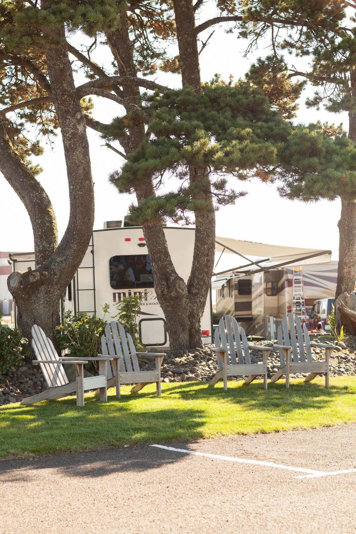 Harborview Inn & Rv Park Garibaldi Εξωτερικό φωτογραφία